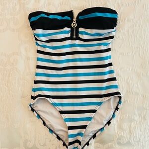 Onepiece swim suit